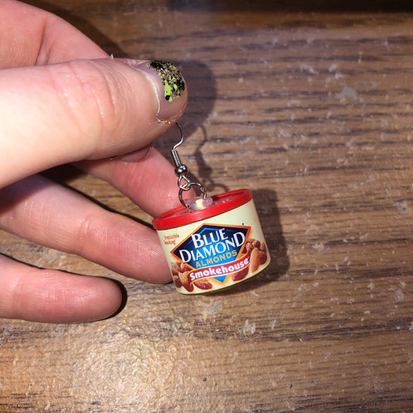 Single mini brands earring - Picture 1 of 1